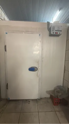 Vendo câmara fria para resfriar ou congelar
