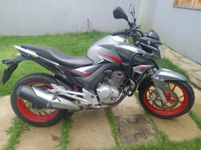 Honda CB 250F Twister 2018 - 30 mil km