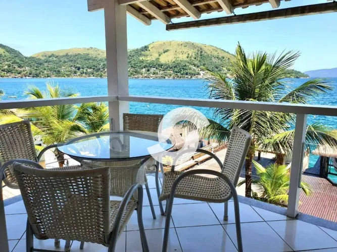 Casa em Angra no condomínio Portogalo.