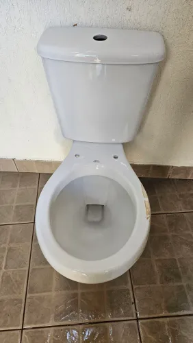 Vaso sanitário DECA com caixa acoplada