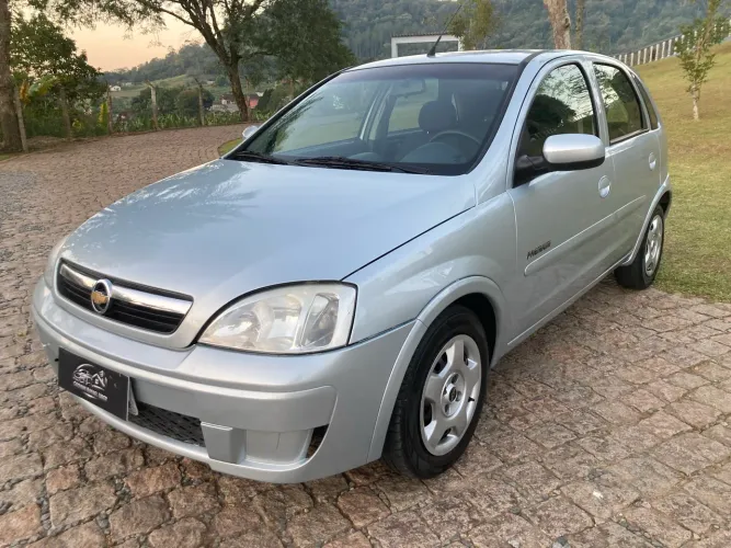 Chevrolet Corsa Hat. Premium 1.4 8V Econoflex 5P 2009