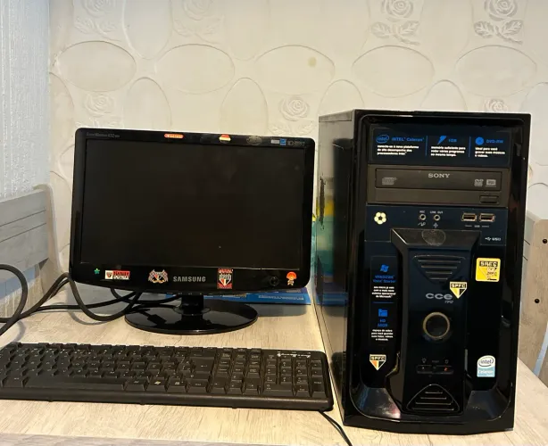 Computador Completo CCE + Monitor Samsung 15.6" + Teclado
