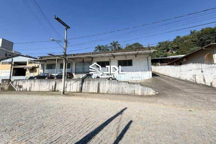 Galpão no Bairro Velha central com excelente custo benefício!