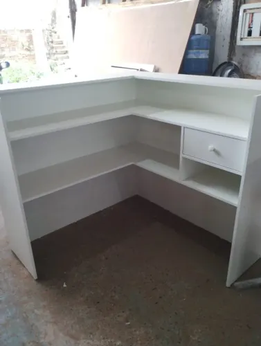 Balcão em L para atendimento em mdf