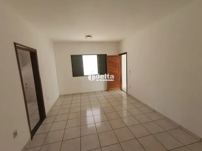 Casa disponível para venda no bairro Daniel Fonseca em Uberlândia-MG