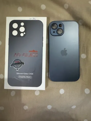 3 capinhas de iphone 15