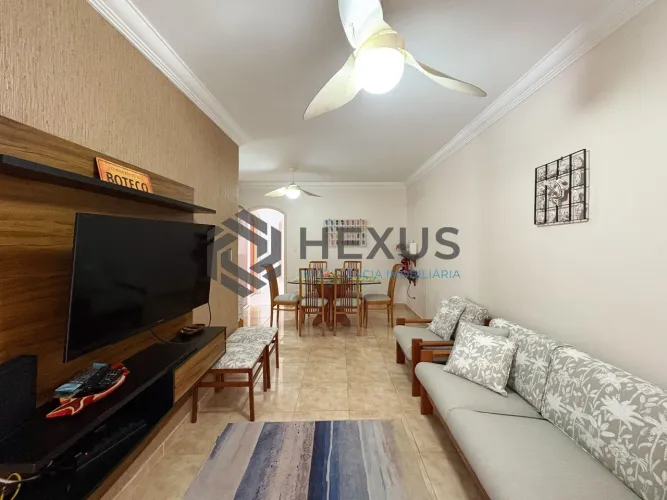 Apartamento com varanda e lazer a 300m da praia na Enseada, Guarujá