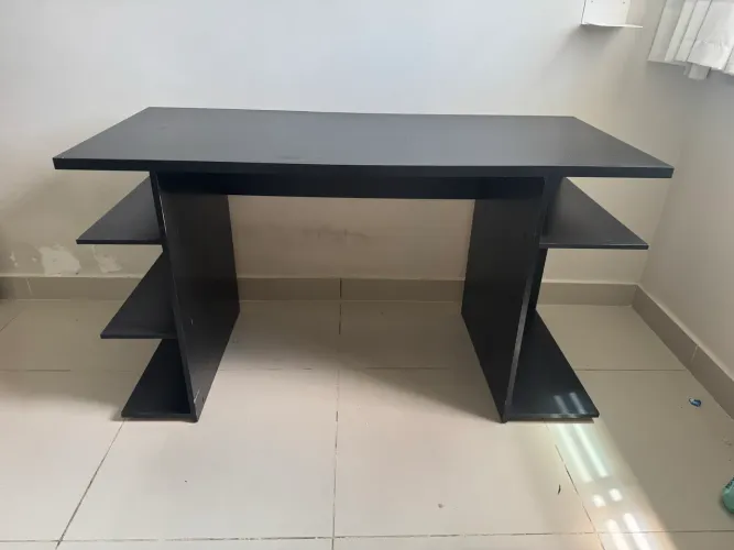 MESA / ESCRIVANINHA (em excelente estado)