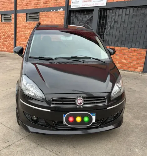Fiat Idea Sporting Dualogic 1.8 Flex 16V 5P 2011