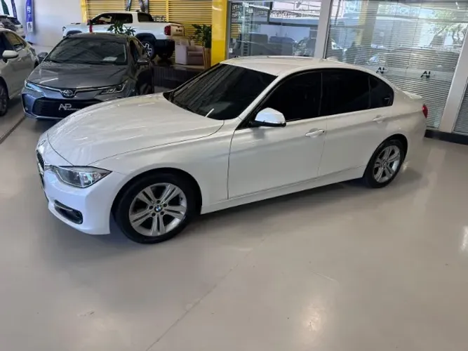 BMW 320I A 2.0 Turbo/activeflex 16V 184cv 4P 2014