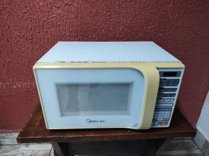 Microondas Midea 20L