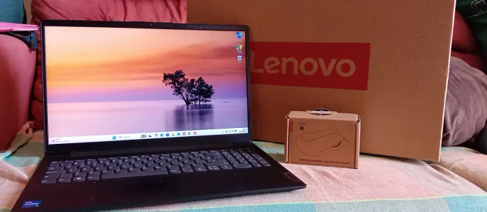 Notebook novo!!! 3 meses de uso.
