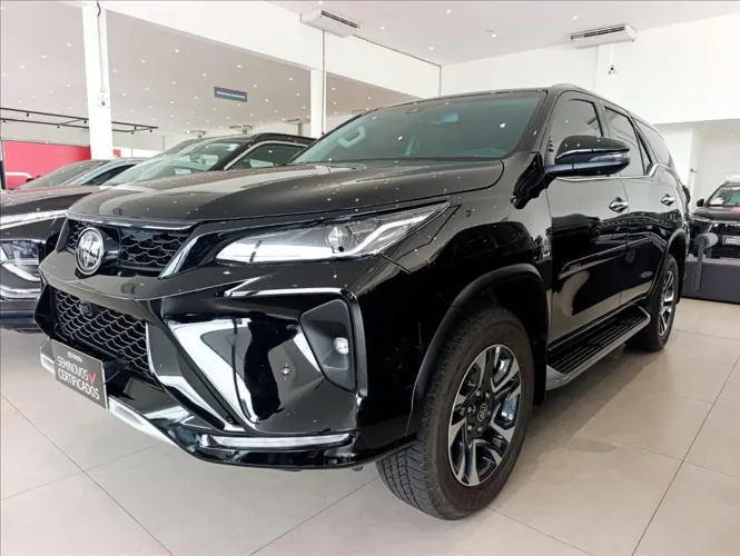 Toyota Hilux SW4 4X4 2.8 Diesel 2025