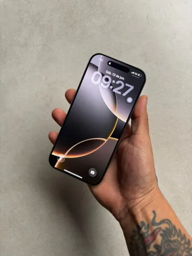 iPhone Pro 16