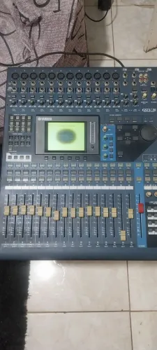 Mesa de som yamaha 01v96