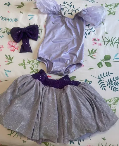 Fantasia lilás 5/6 anos