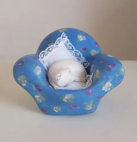 Bibelô gatinho na poltrona anos 80