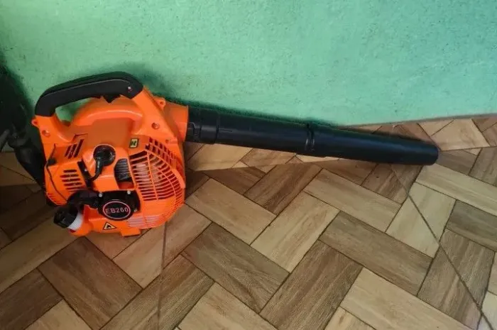 Soprador de folhas a gasolina