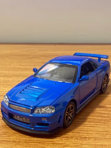 Miniatura 1:32 Metal Nissan GTR Skyline R34
