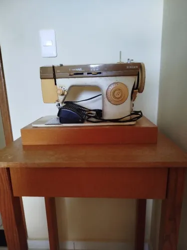 Máquina de costura Singer