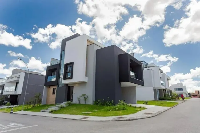 Sobrado com 4 quartos a venda no Santa Cândida