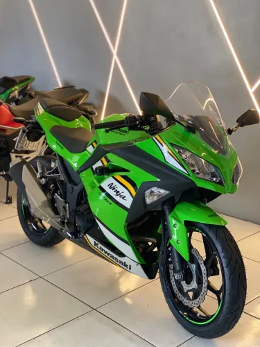 KAWASAKI NINJA 300 2026