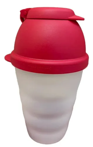 coqueteleira Tupperware Murano Shake com capacidade de 330ml.