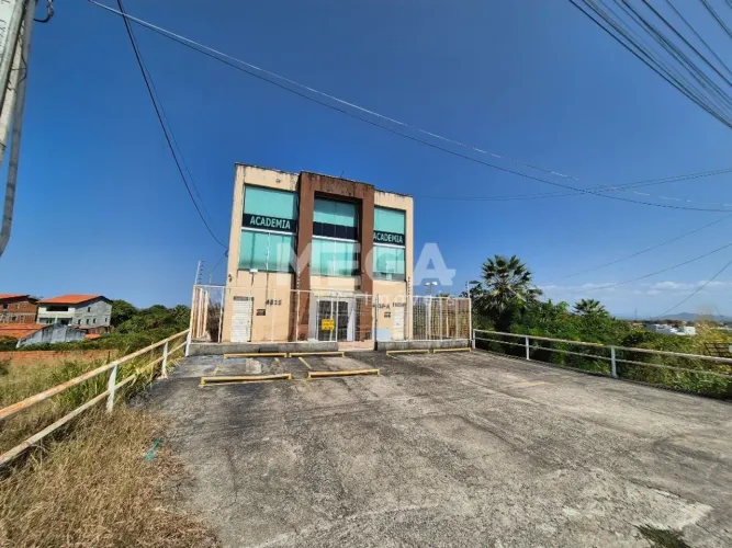 Prédio comercial com 8 salas no bairro Pau Serrado em Maracanaú, CE