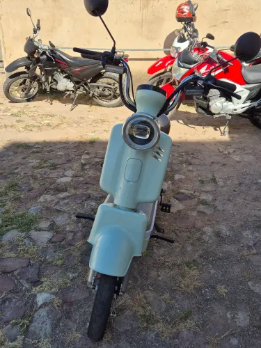 Scooter Elétrica Vintage Agile
