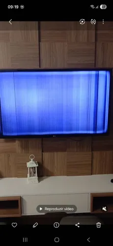 Tv LG 45 polegadas com problema no display. Bom para retirada de peças.