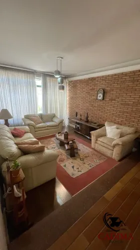 Casa comercial para locação na Vila Geraldo - Penha!