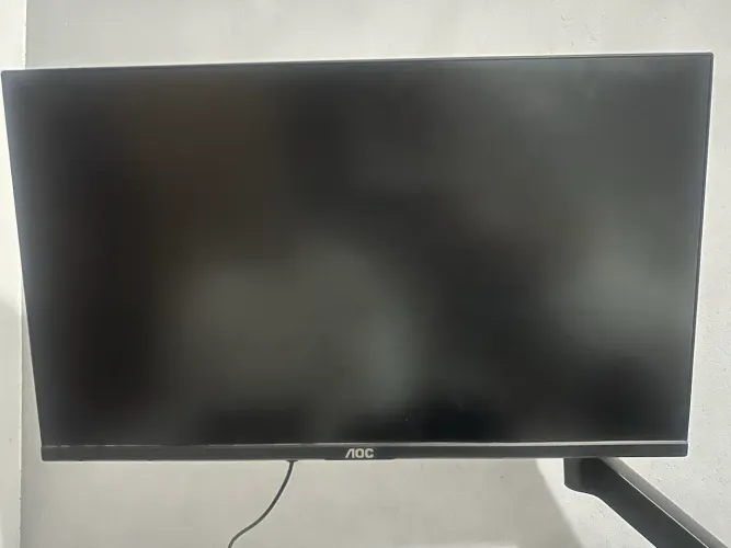VENDE-SE MONITOR AOC