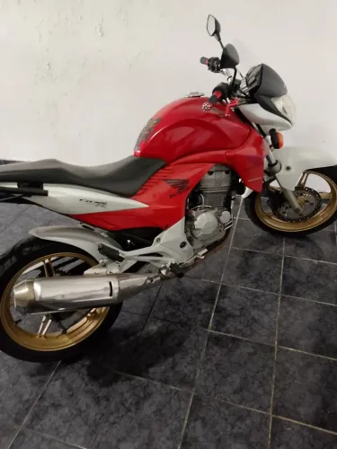 Moto CB 300 ano 2010