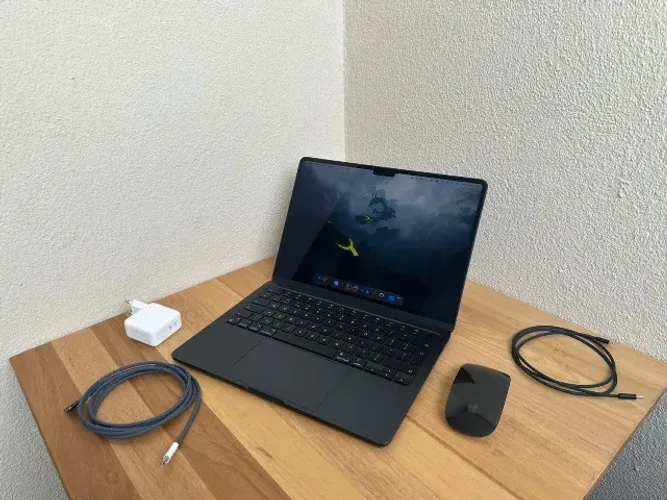 MacBook Air M3 13" Midnight 8GB RAM 512GB SSD + Magic Mouse Original