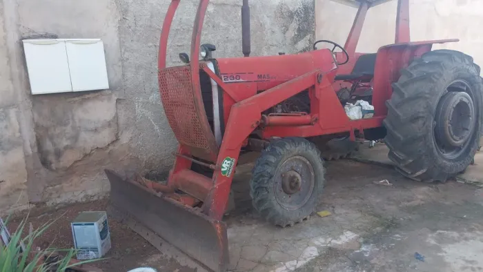 Vende-se Trator Massey Ferguson 290 <br>