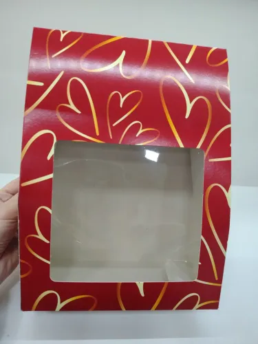 Caixa de Presente Decorativa Com visor - estampada com corações dourado
