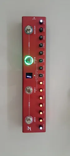 Pedaleira de Efeitos de Guitarra Ziron Station-G