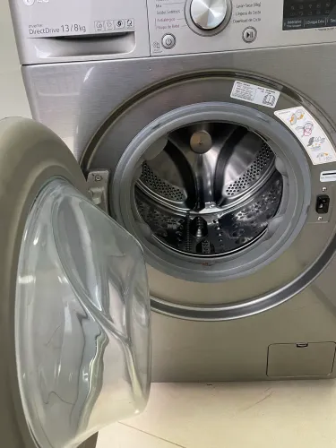 Máquina Lava E Seca LG 13kg - semi nova em ótima condição 