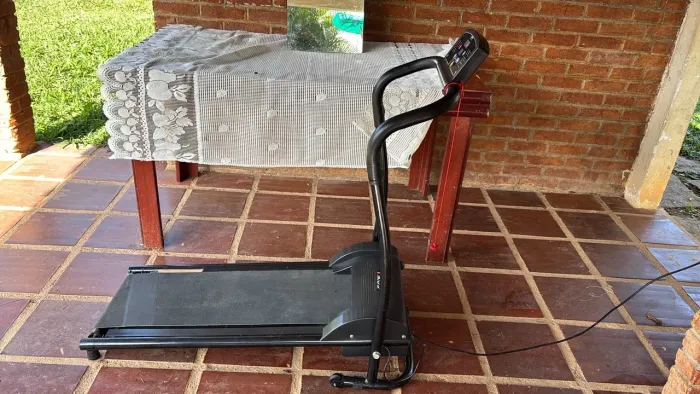 Vende-se esteira