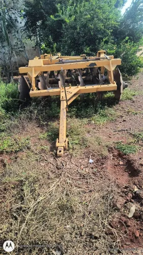 Grade Aradora super pesada