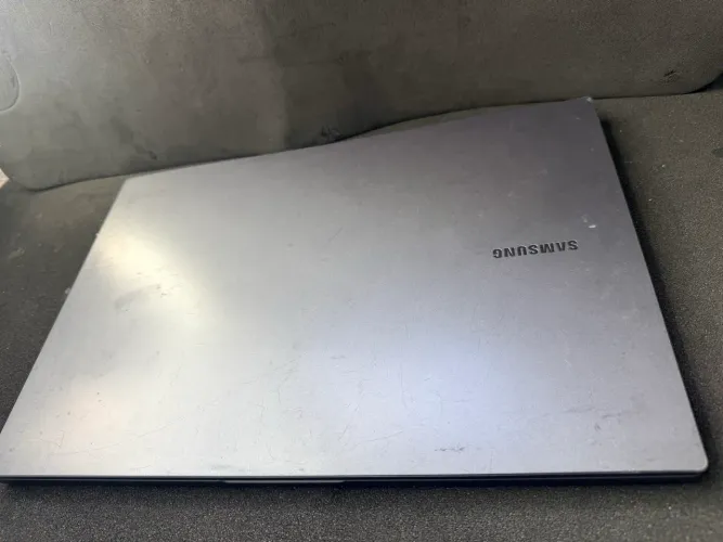 Notebook Samsung i3 da 11ª geração