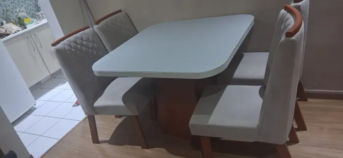 Mesa jantar com 4 cadeiras 