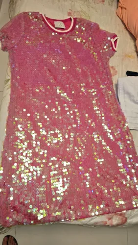 Lindo vestido paetê rosa tamano 18