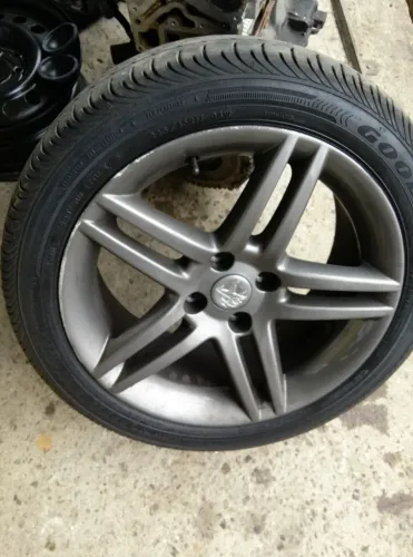 Rodas originais Peugeot 308 408 aro 17 com pneus