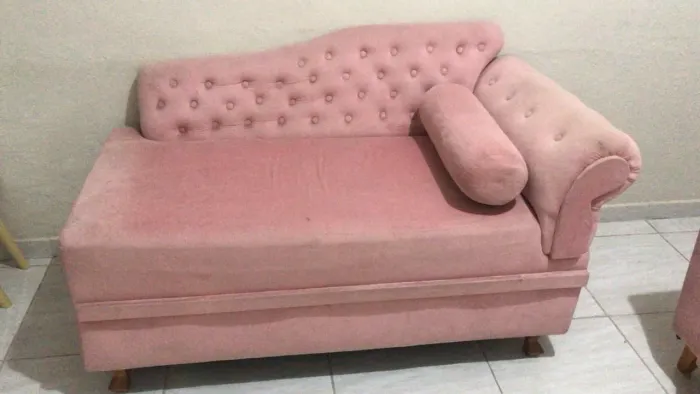 Sofá divã rosa