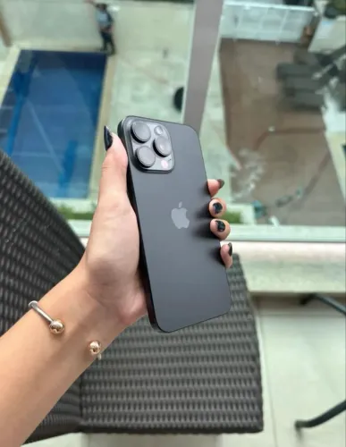 15 PRO MAX 256GB PRETO BLACK 