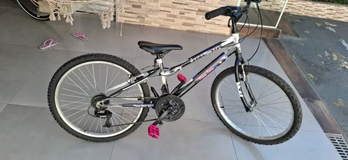 Bicicleta caloi ARO 24 18 MACHAS FEMININA MODELO VANDINHA ADANS