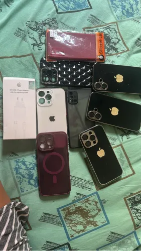 Capinhas e carregador Apple