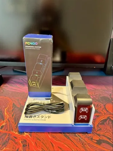 KIT ACESSÓRIOS PS5: SUPORTE VERTICAL + BASE DE CARREGAMENTO DUALSENSE