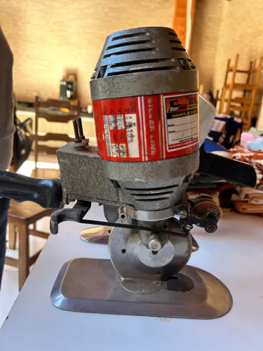 Vendo máquina de corte para tecido 